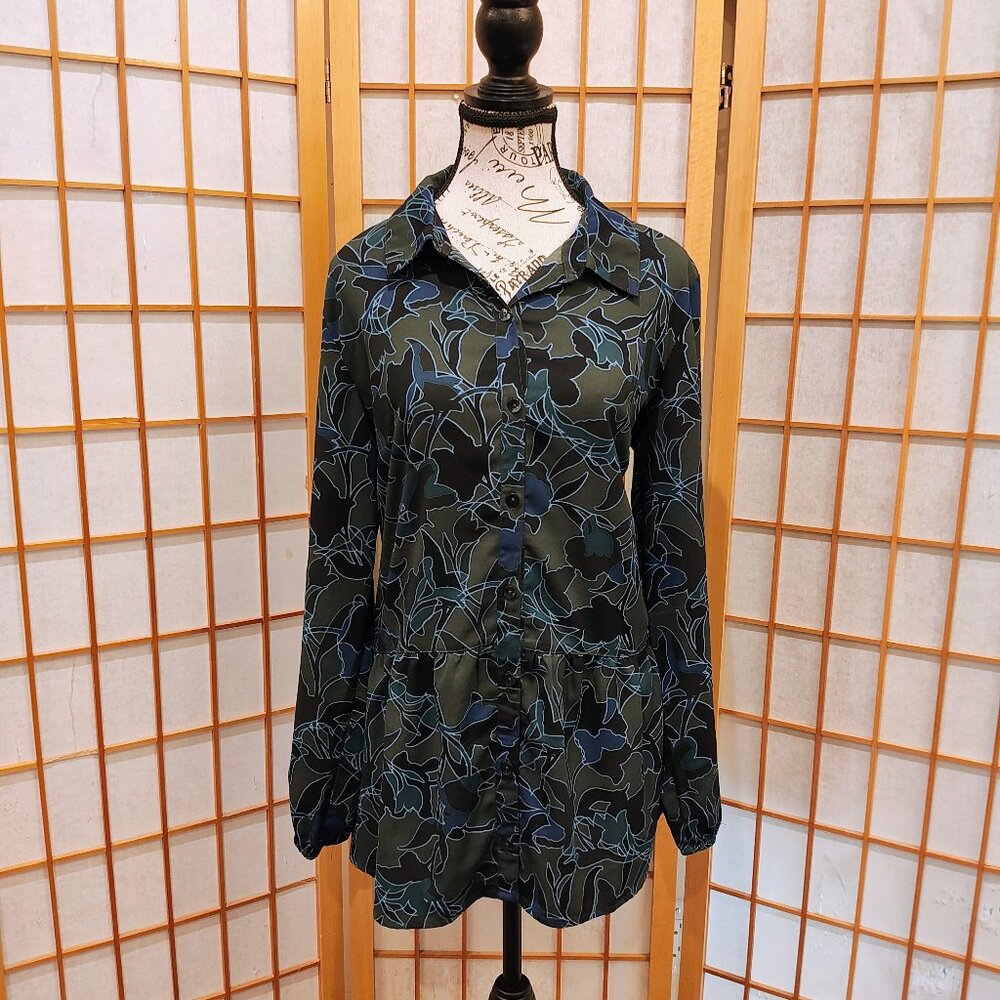 Logo by Lori Goldstein Floral Tiered Button Down Blouse, Size M, EUC!